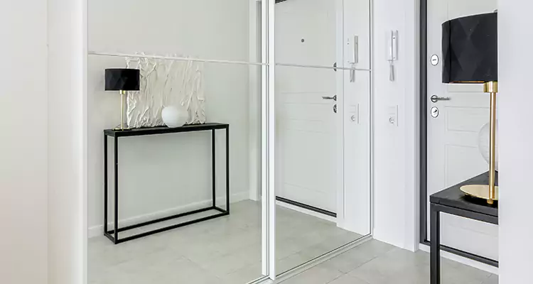 Mirrored Bifold Closet Doors Repair in Sarasota, FL